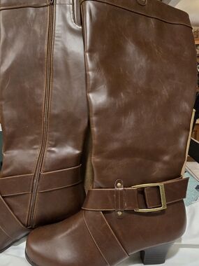 Comfortview Brown Mid-Calf Heeled Boots with Buckle